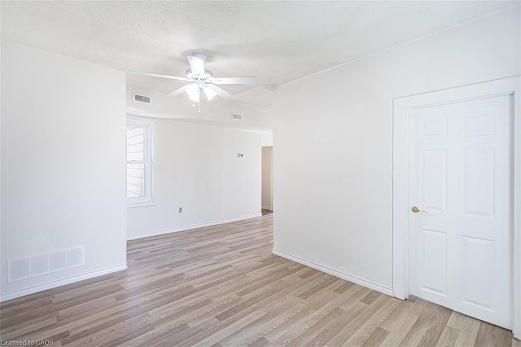 2712 Upper James Street Property Photo 11