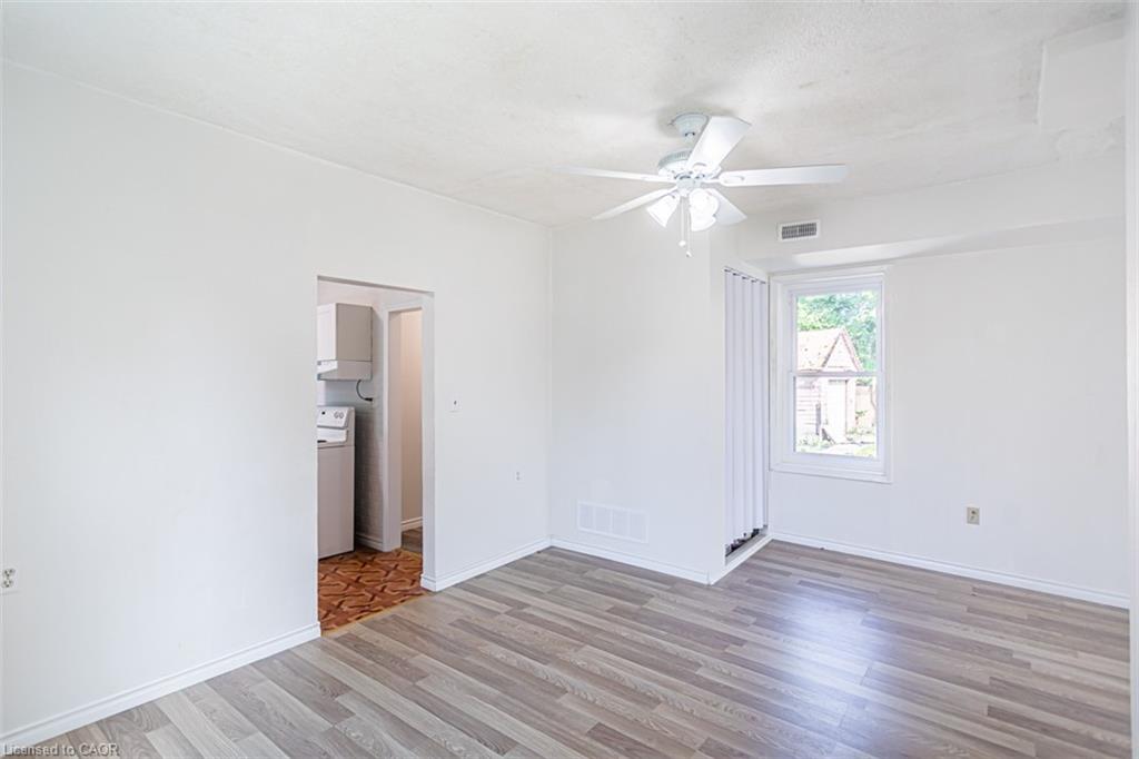 2712 Upper James Street Property Photo 12