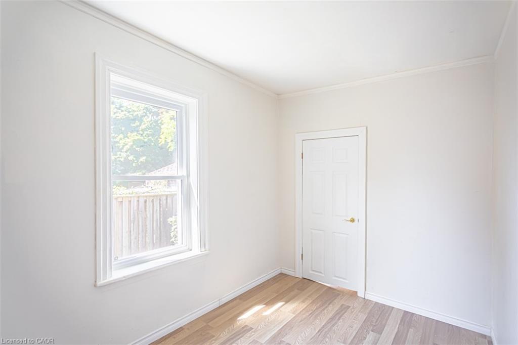 2712 Upper James Street Property Photo 22
