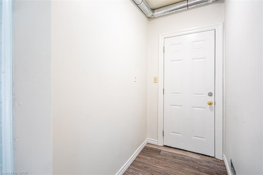 2712 Upper James Street Property Photo 27