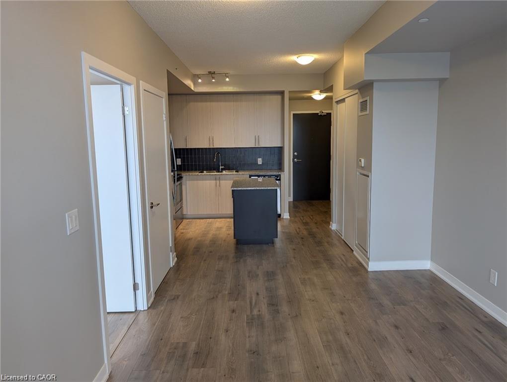 703-85 Duke Street W Property Photo 6