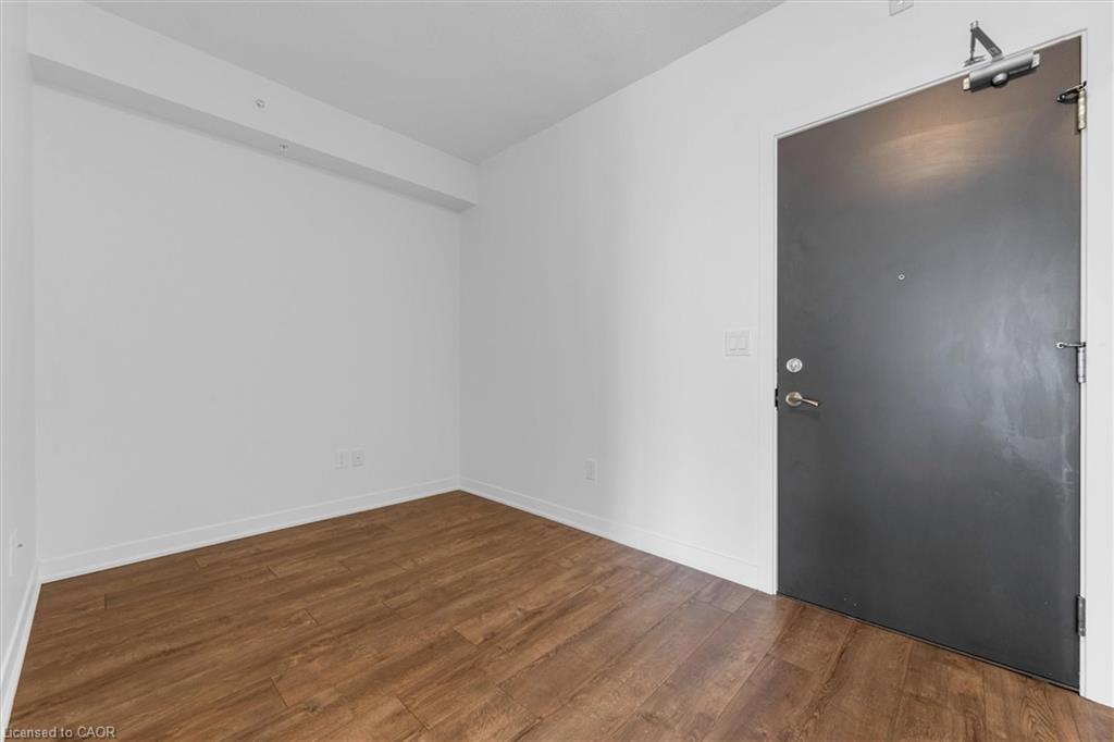 612-550 North Service Road Property Photo 7