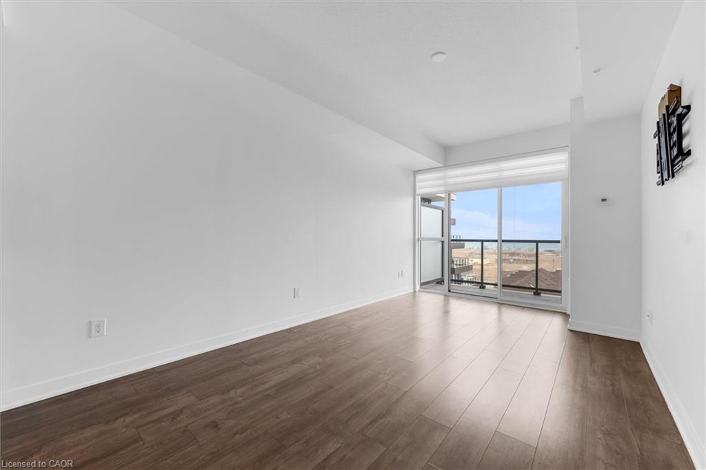 612-550 North Service Road Property Photo 13