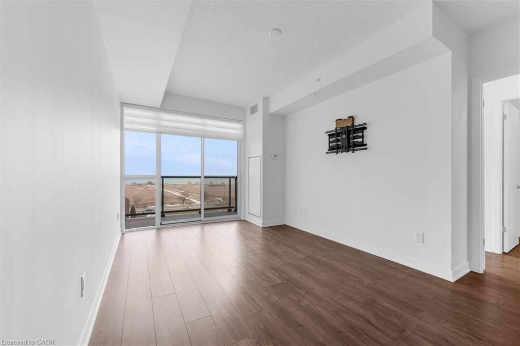 612-550 North Service Road Property Photo 14