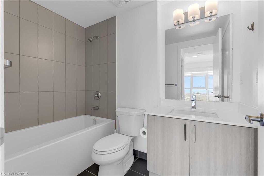 612-550 North Service Road Property Photo 18