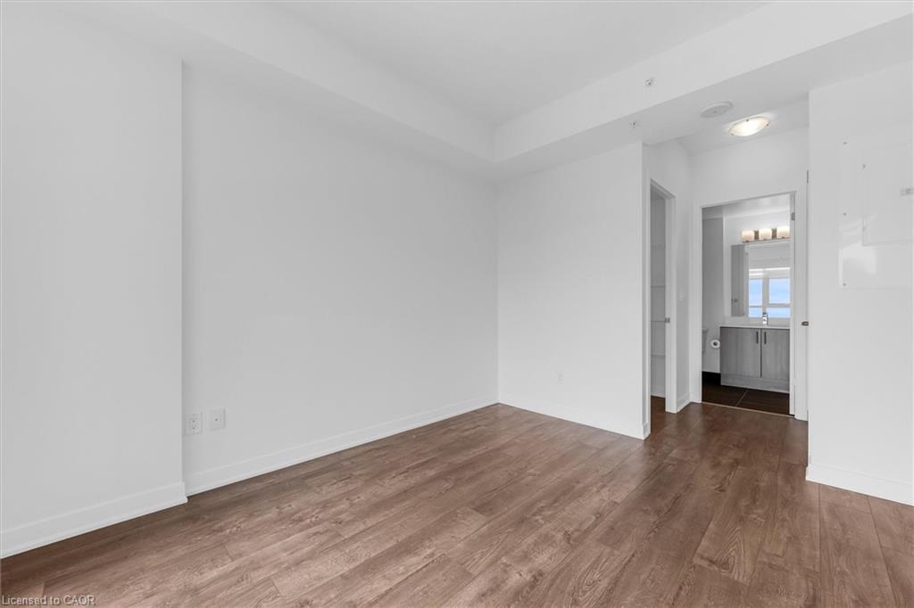 612-550 North Service Road Property Photo 22
