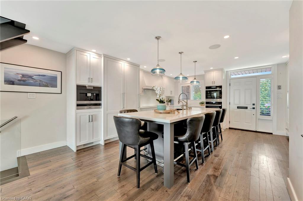 3-2136 Old Lakeshore Road Property Photo 8