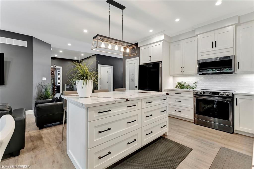 442 James Street Property Photo 5