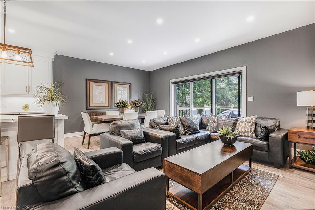 442 James Street Property Photo 8