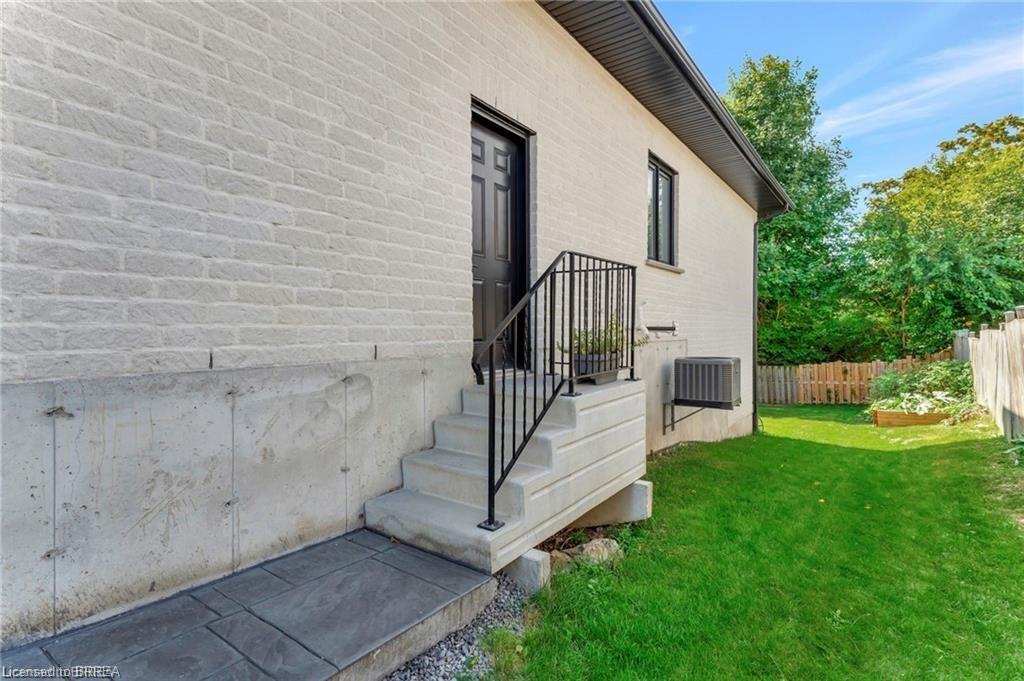 442 James Street Property Photo 29