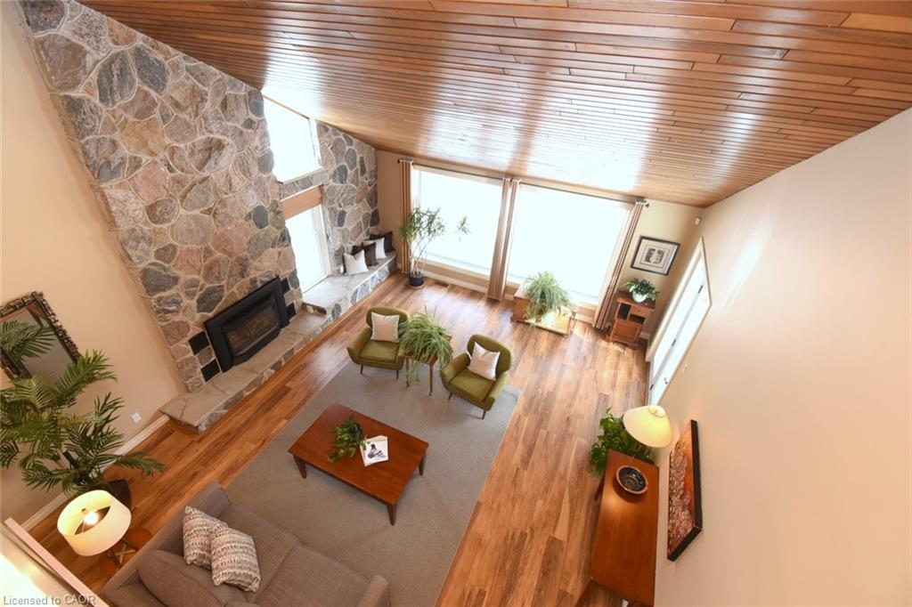 2952 Powerline Road W Property Photo 5