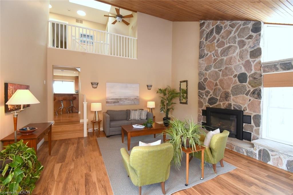 2952 Powerline Road W Property Photo 6
