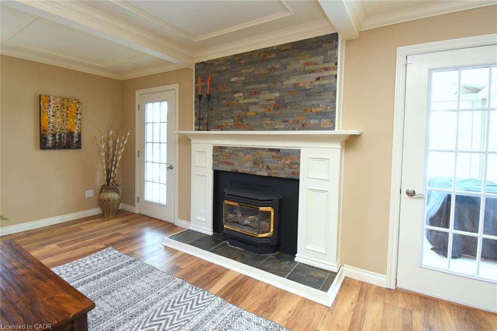 2952 Powerline Road W Property Photo 13