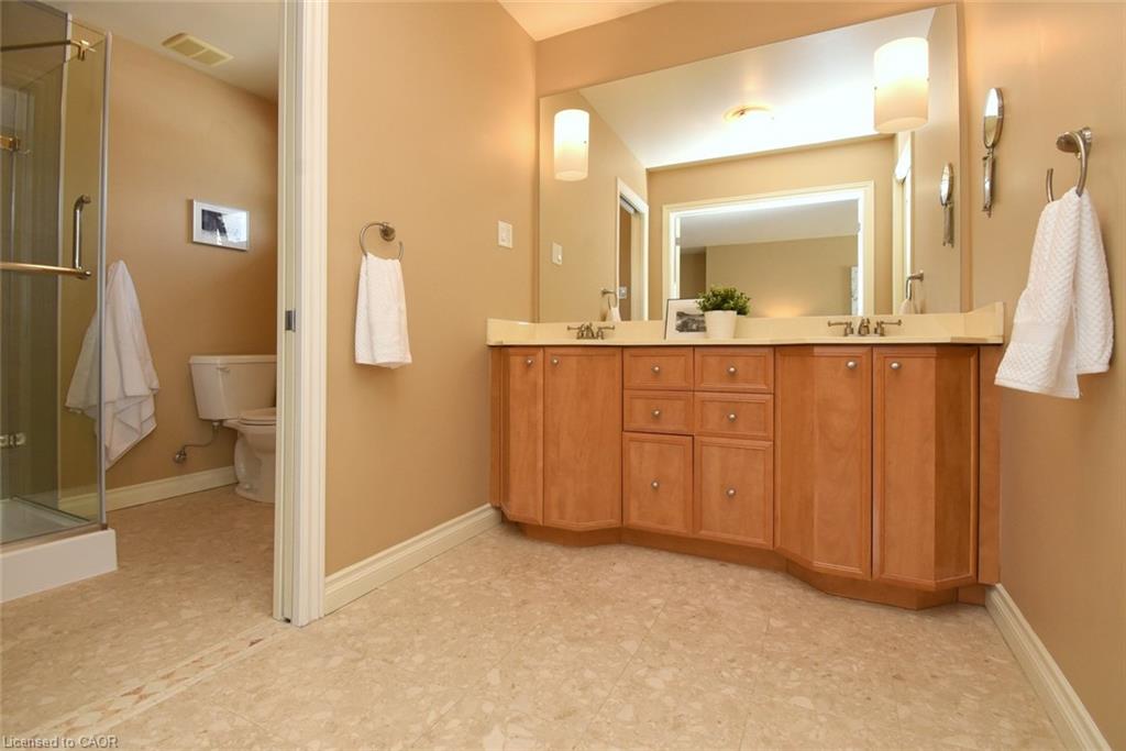 2952 Powerline Road W Property Photo 26
