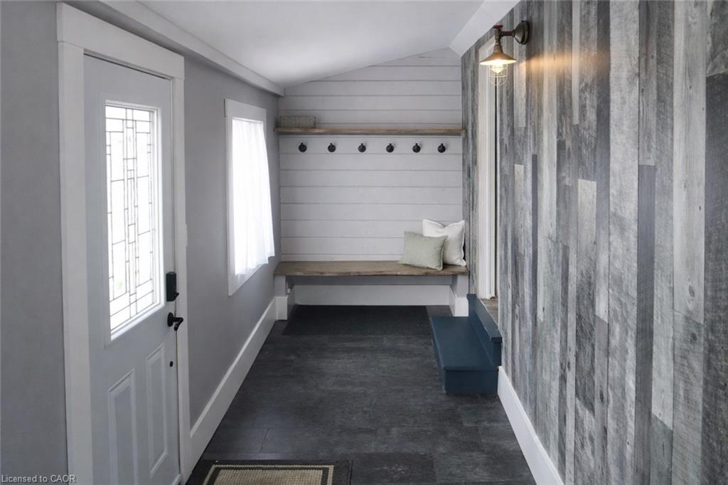 120 Queen Street Property Photo 3