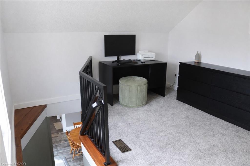 120 Queen Street Property Photo 18