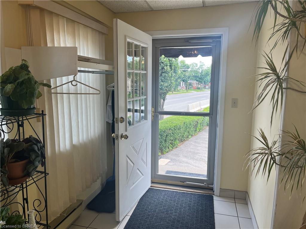 266 Brant Avenue Property Photo 8