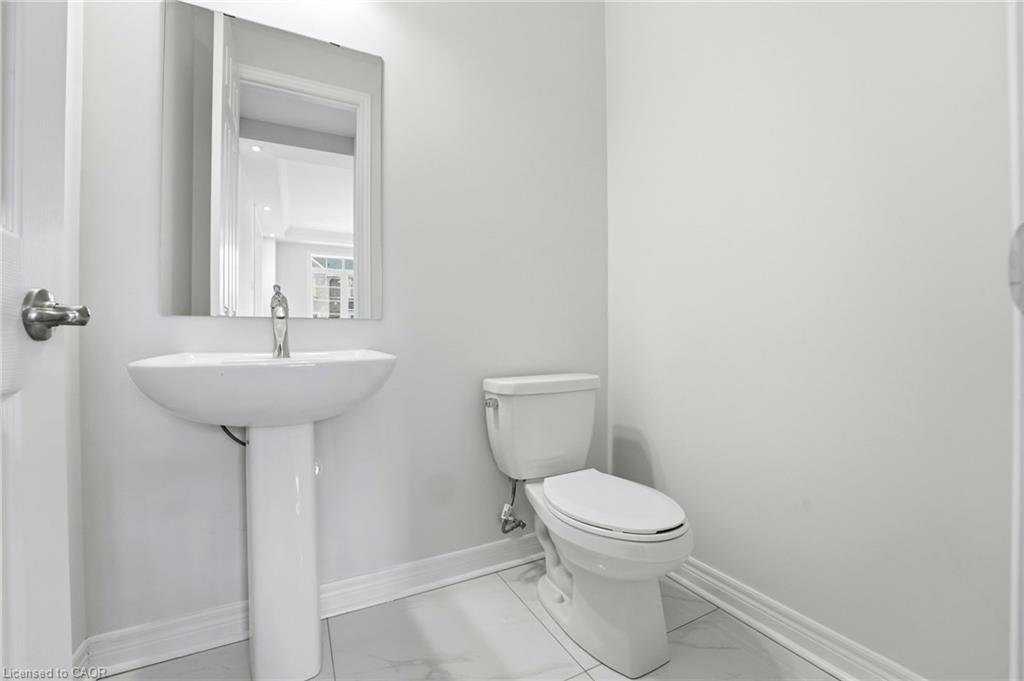 132 Settlers Road E Property Photo 13