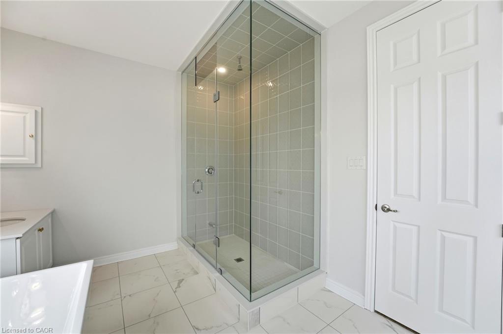 132 Settlers Road E Property Photo 22