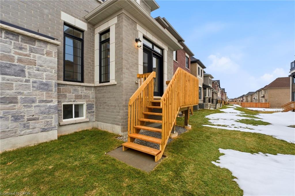 132 Settlers Road E Property Photo 28
