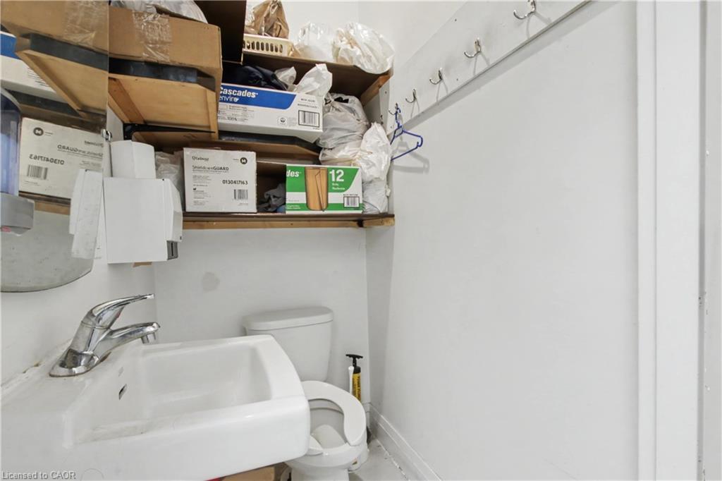 3-1352 South Service Road Property Photo 22
