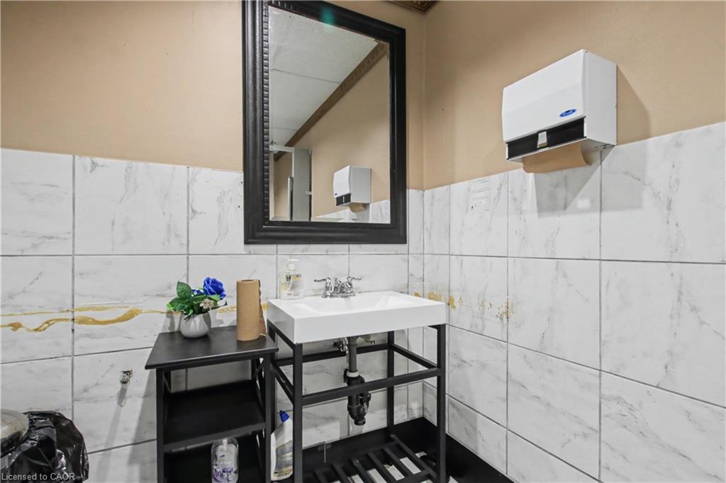 1-826 Queenston Road Property Photo 25