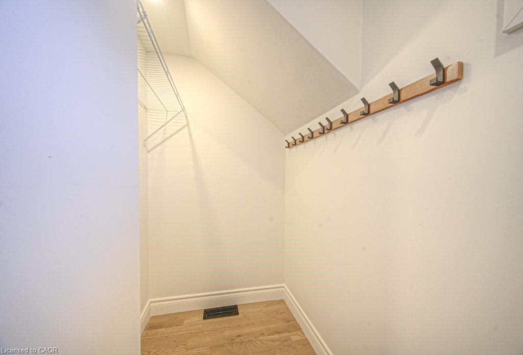 30 Dunbar Road S Property Photo 21