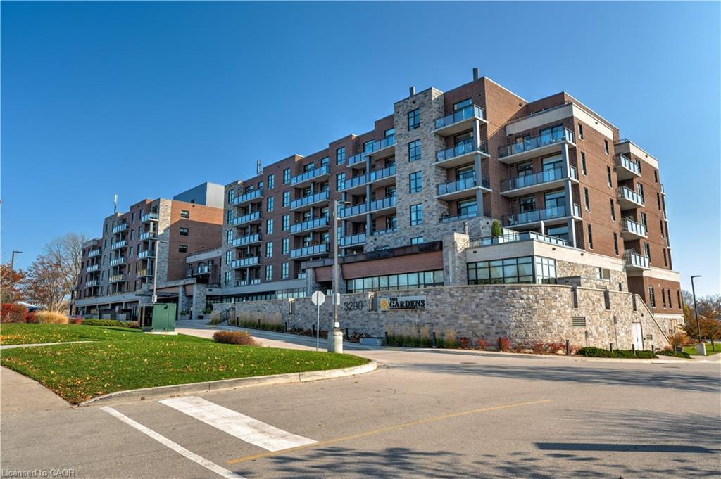 106-3290 New Street Property Photo 2