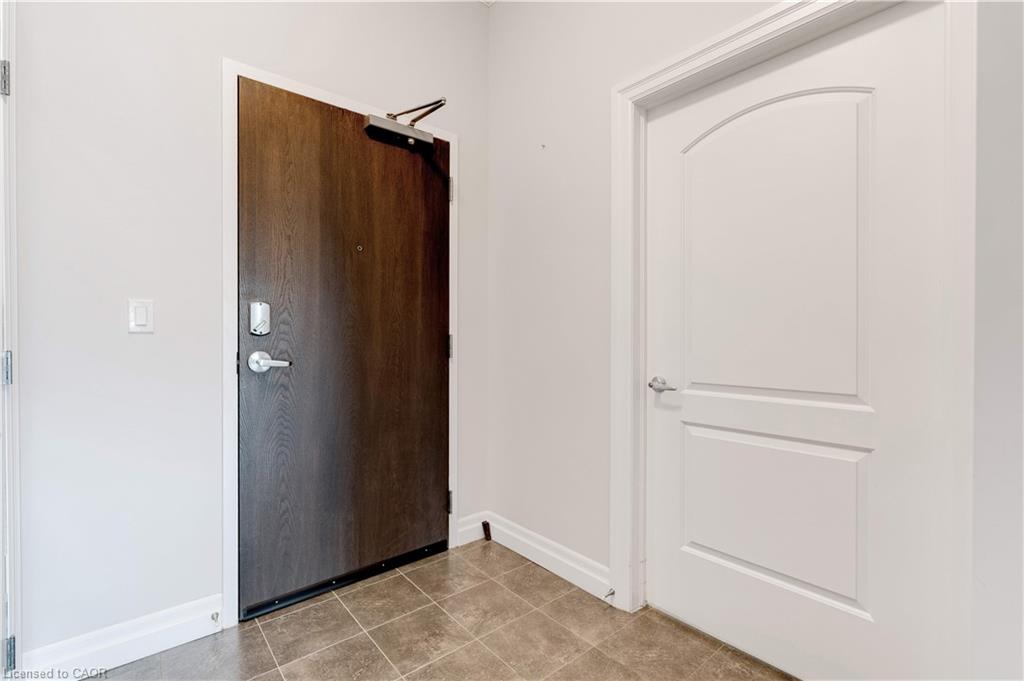 106-3290 New Street Property Photo 8