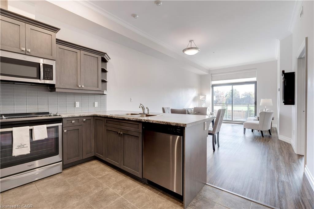 106-3290 New Street Property Photo 11