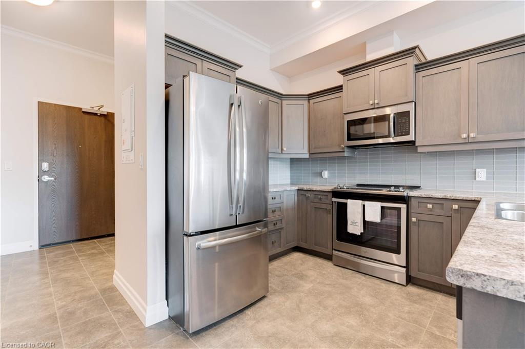 106-3290 New Street Property Photo 13