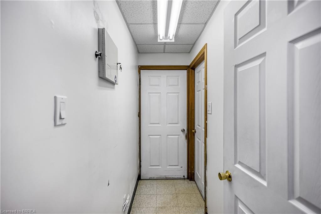 215 Grand River Avenue Property Photo 18