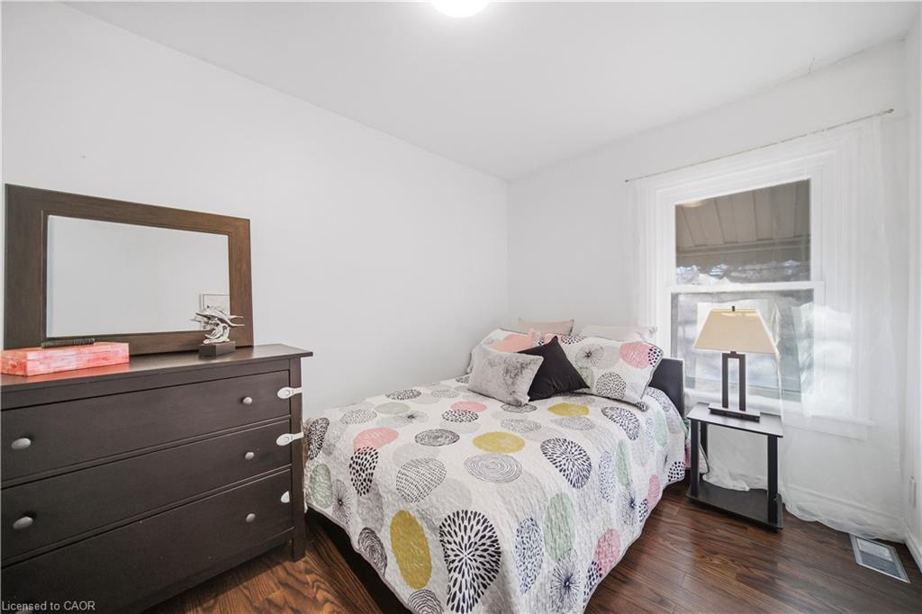 107 Queen Street S Property Photo 19