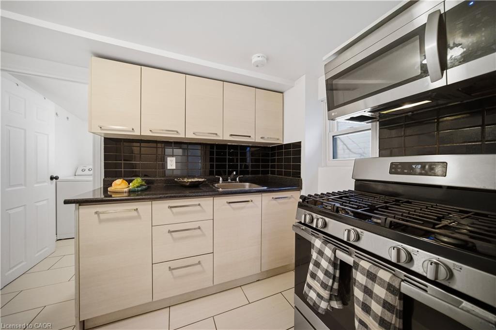107 Queen Street S Property Photo 22