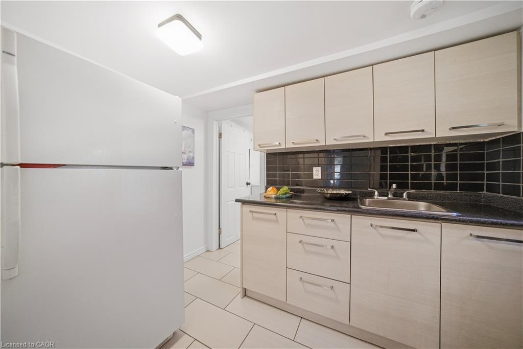 107 Queen Street S Property Photo 23
