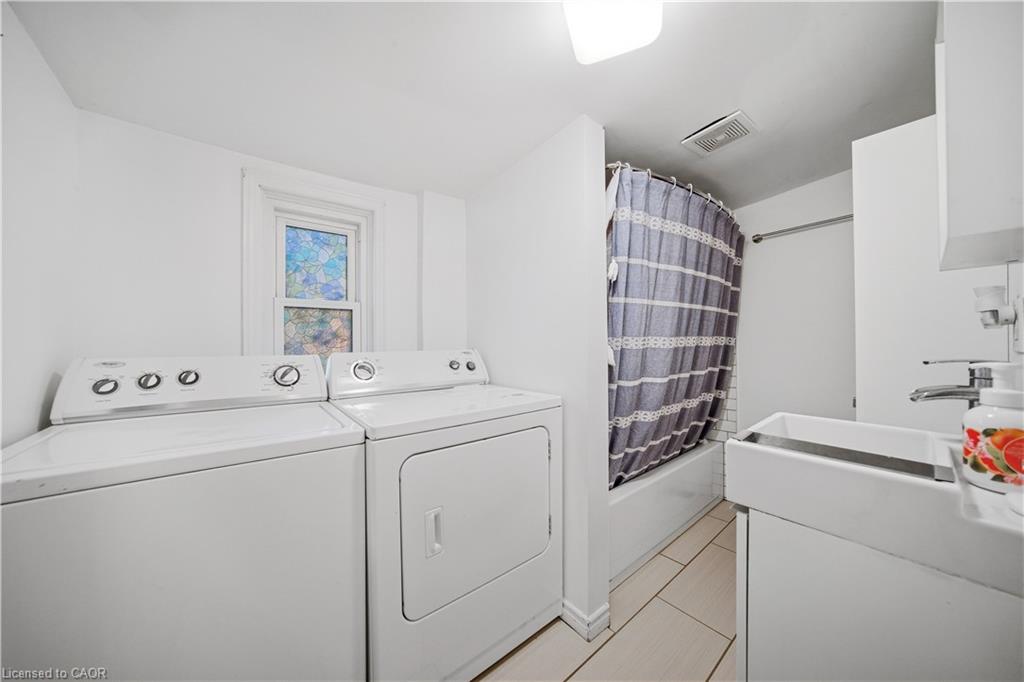 107 Queen Street S Property Photo 24