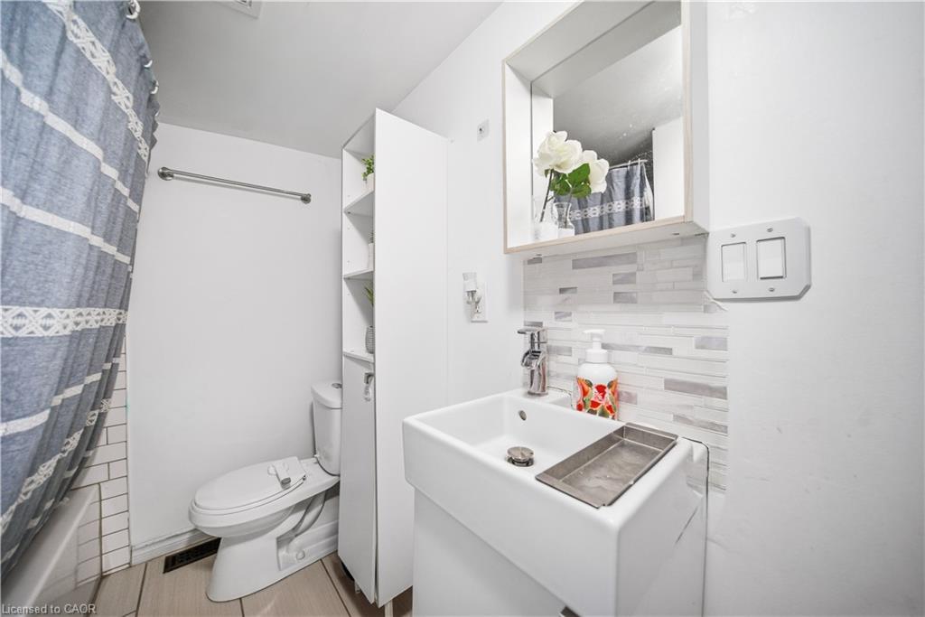 107 Queen Street S Property Photo 25