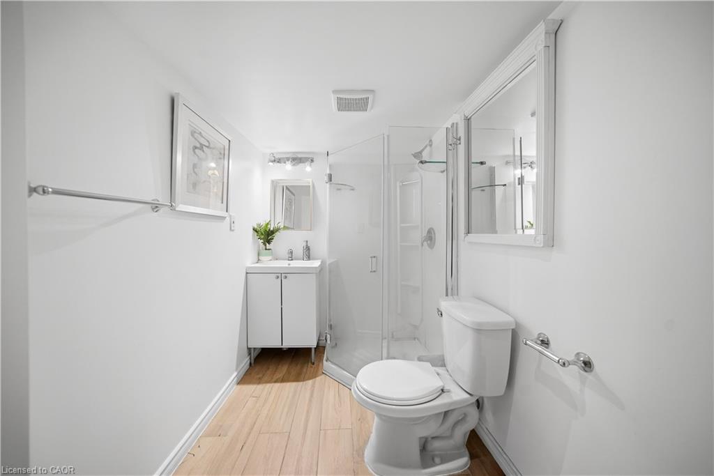 107 Queen Street S Property Photo 34