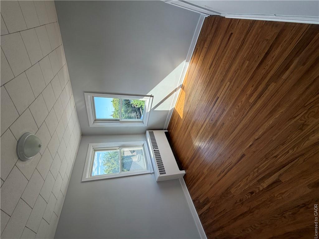 11-1755 King Street Property Photo 12