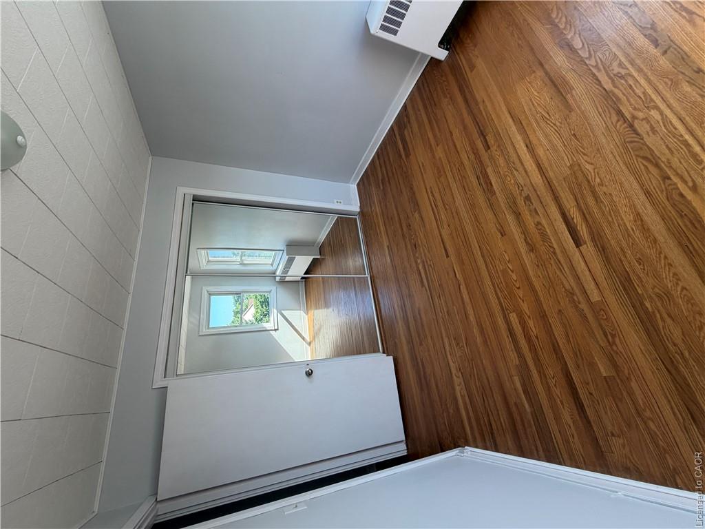 11-1755 King Street Property Photo 13