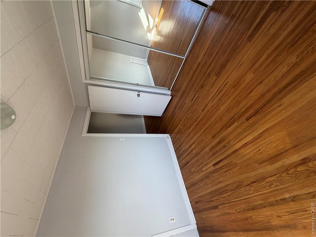 11-1755 King Street Property Photo 14