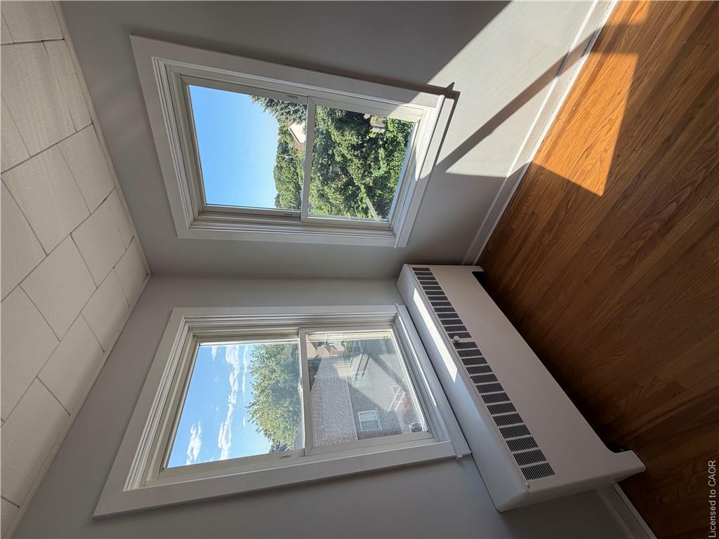 11-1755 King Street Property Photo 15