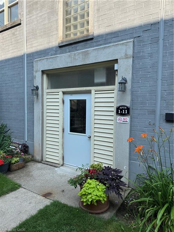 11-1755 King Street Property Photo 21