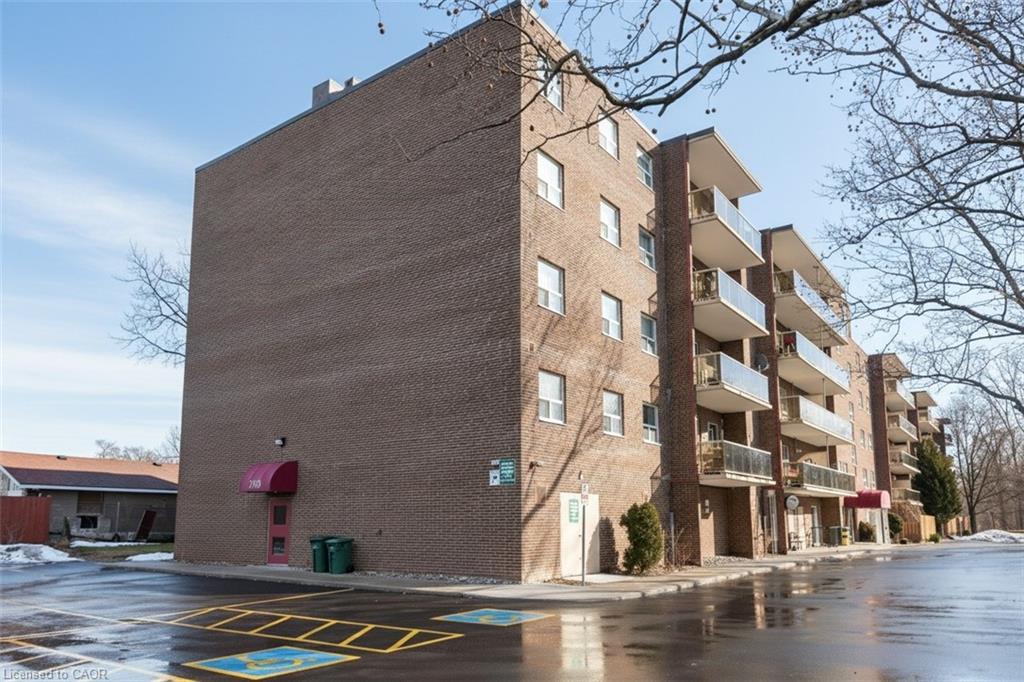 205-793 Colborne Street Property Photo 6