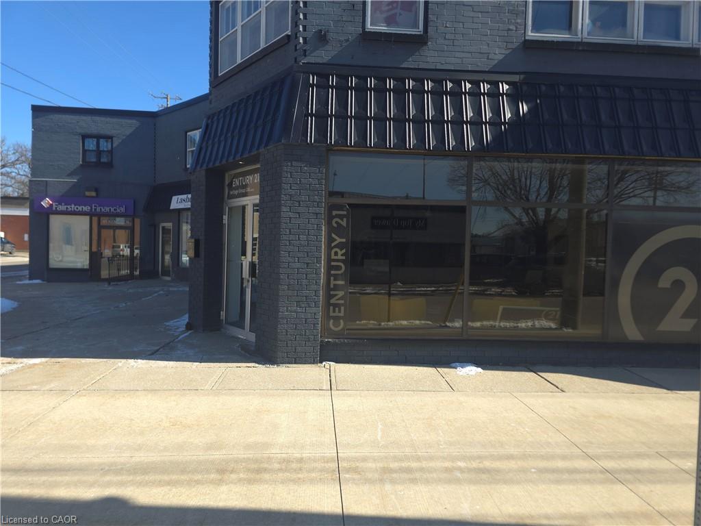 49 Kent Street N Property Photo 2