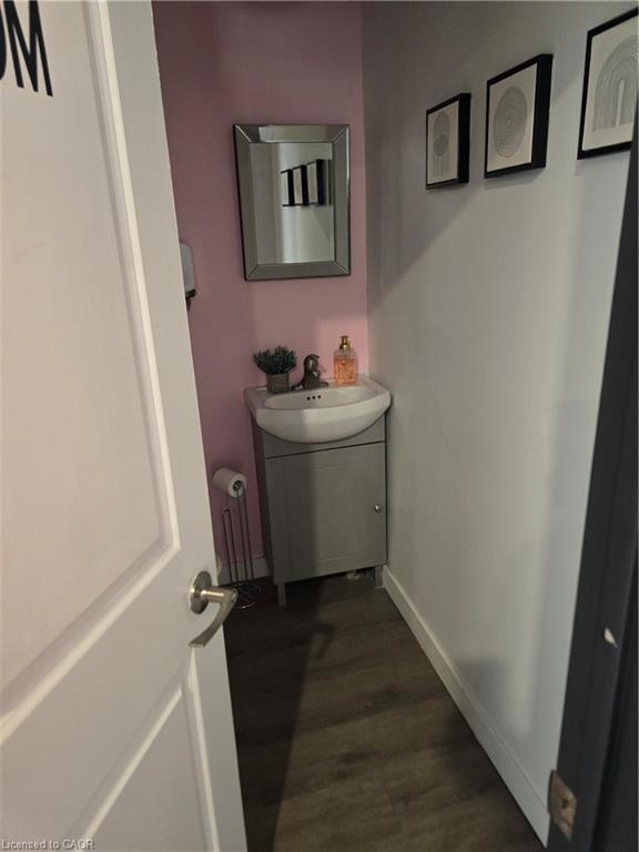 49 Kent Street N Property Photo 10
