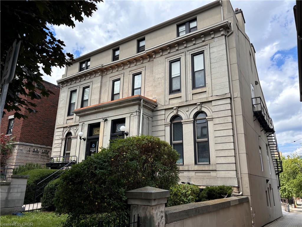 14 Duke Street Property Photo 2