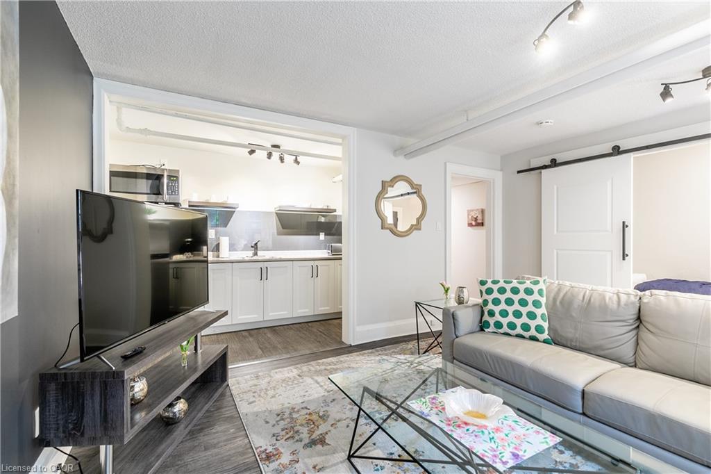 14 Duke Street Property Photo 26