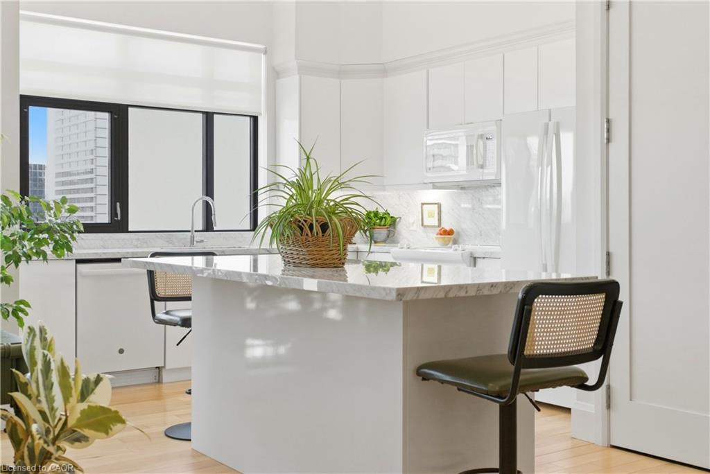 112 King Street E Property Photo 20