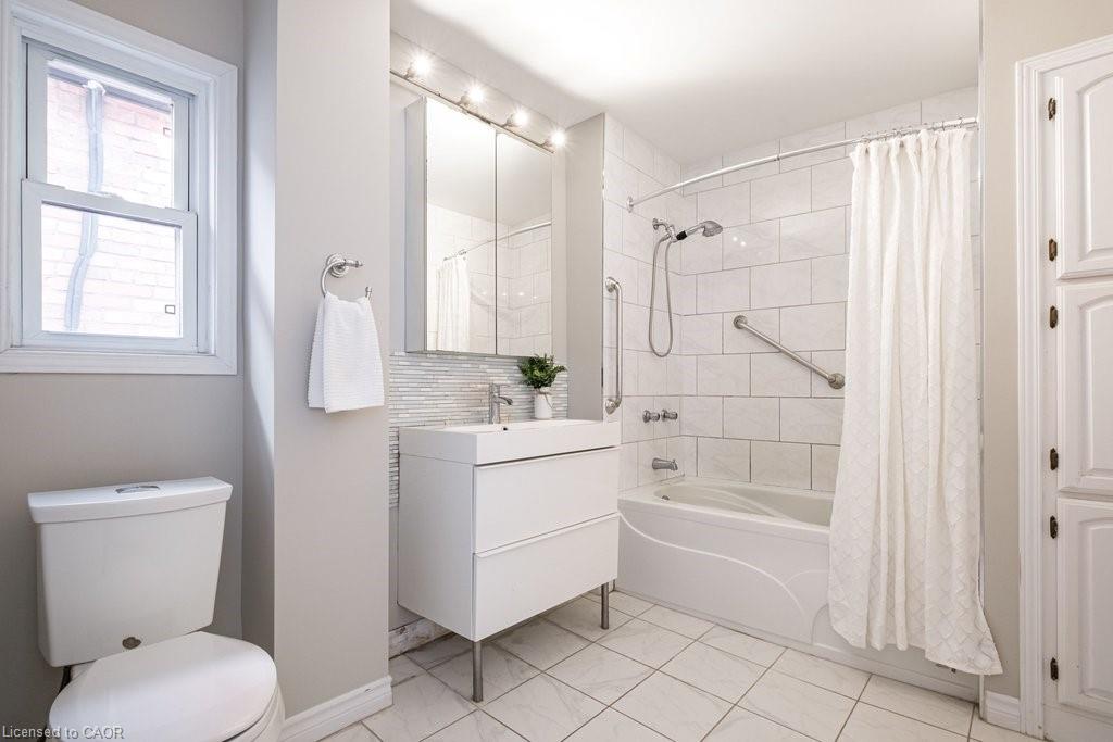 23 Bruce Street Property Photo 32